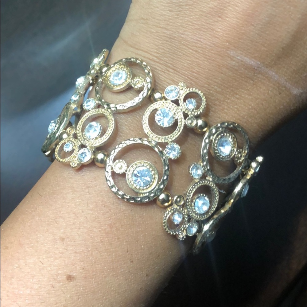 Thick gold bracelet